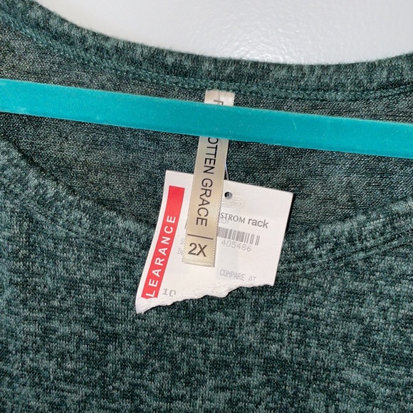 Forgotten Grace Top - Picture 2 of 2